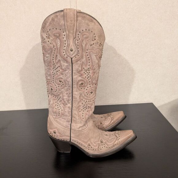 Corral Cream/Tan Studded Boots 8.5 Retired Style